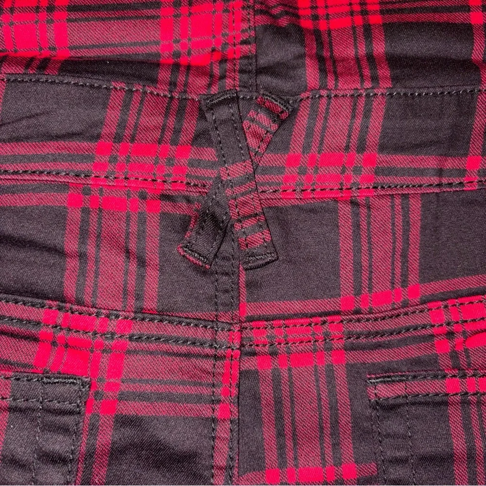 NWT Hot Topic Black and Red Plaid Shortalls - Size XL